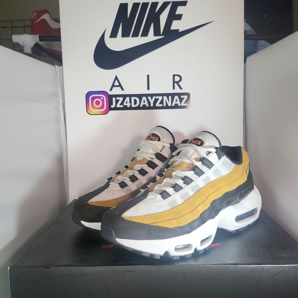 Size 7- Nike Air Max 95 Recraft (Black-Dark Smoke Grey) CJ3906-010.. Wmns 8.5.. - Picture 6 of 16
